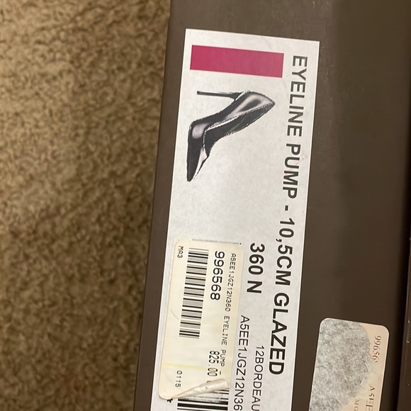 Louis Vuitton Eyeline Pump - Picture 6 of 6